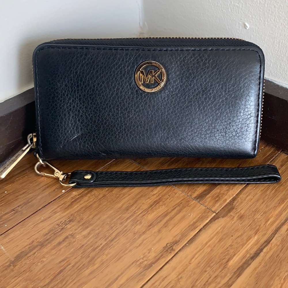 Michael Kors Wristlet Wallet